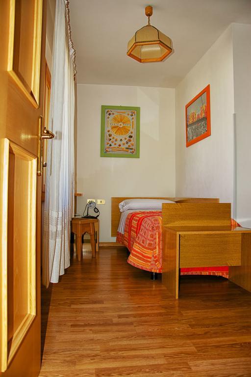 Albergo Ristorante Iris Ауронцо ди Кадоре Стая снимка