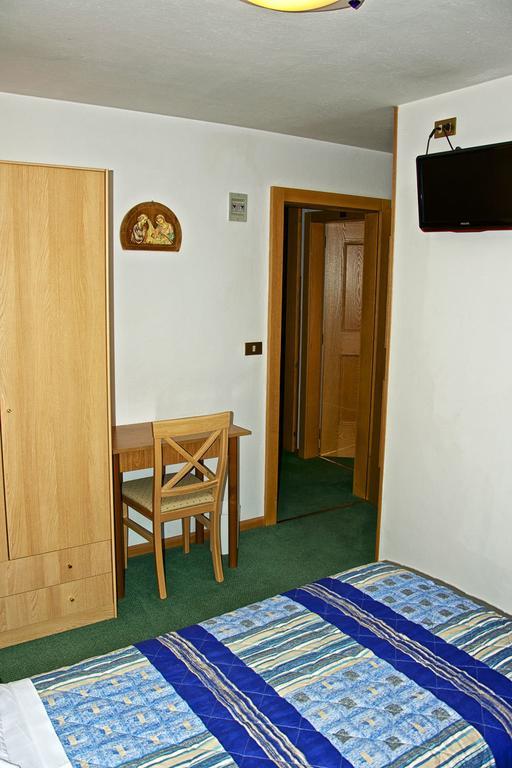Albergo Ristorante Iris Ауронцо ди Кадоре Стая снимка