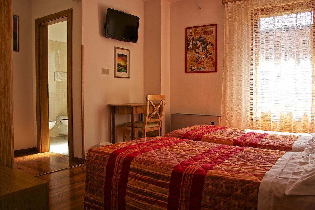 Albergo Ristorante Iris Ауронцо ди Кадоре Екстериор снимка