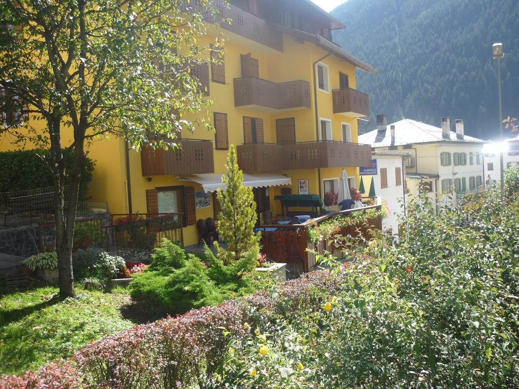 Albergo Ristorante Iris Ауронцо ди Кадоре Екстериор снимка